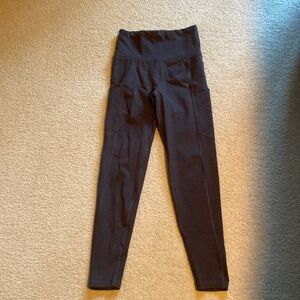 Women’s American Eagle workout leggings with pockets